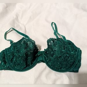 Emerald green Victoria's Secret lace bra padless